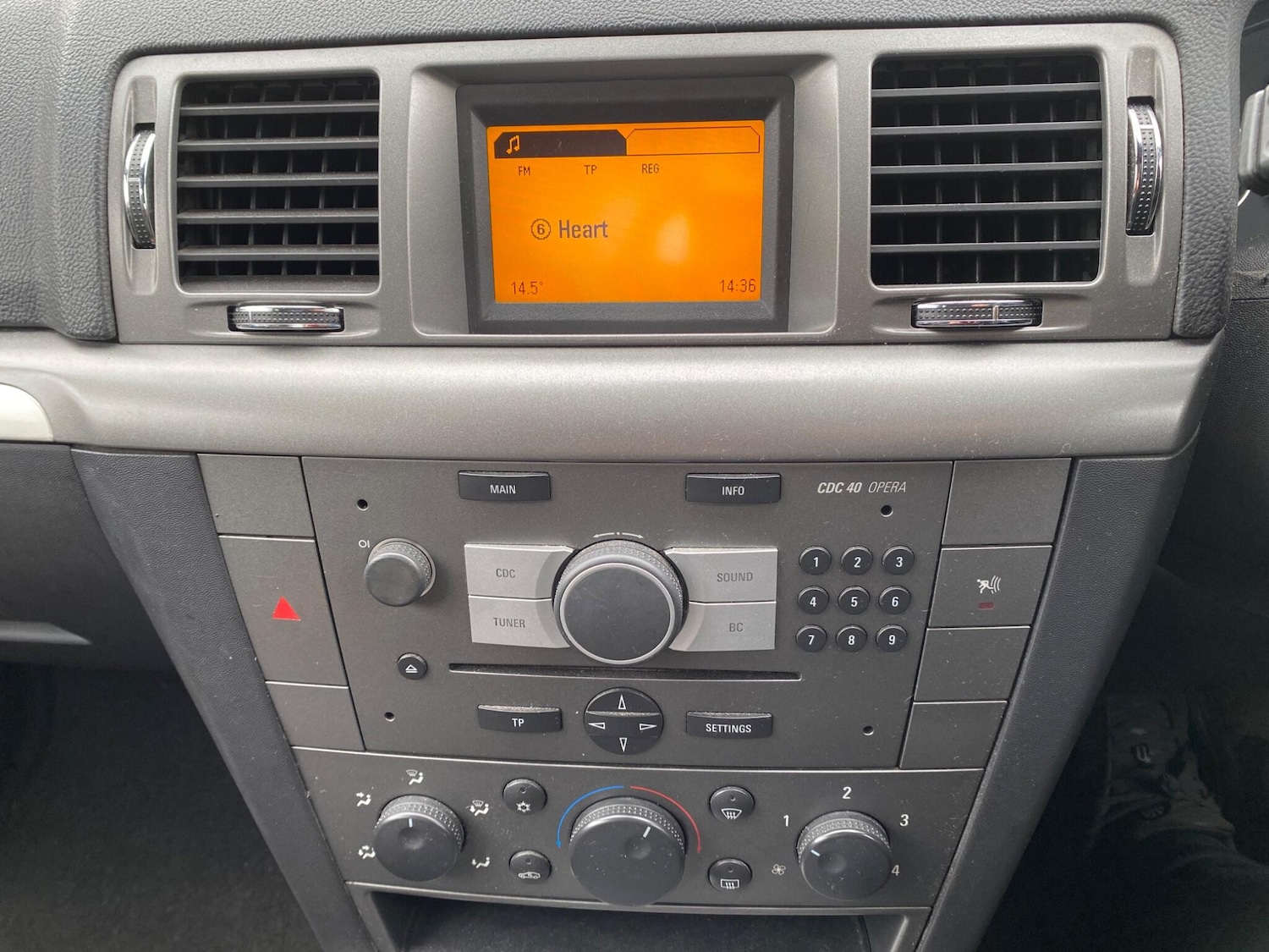 Used Vauxhall Vectra 2007 for sale - 77633472: Photo 17