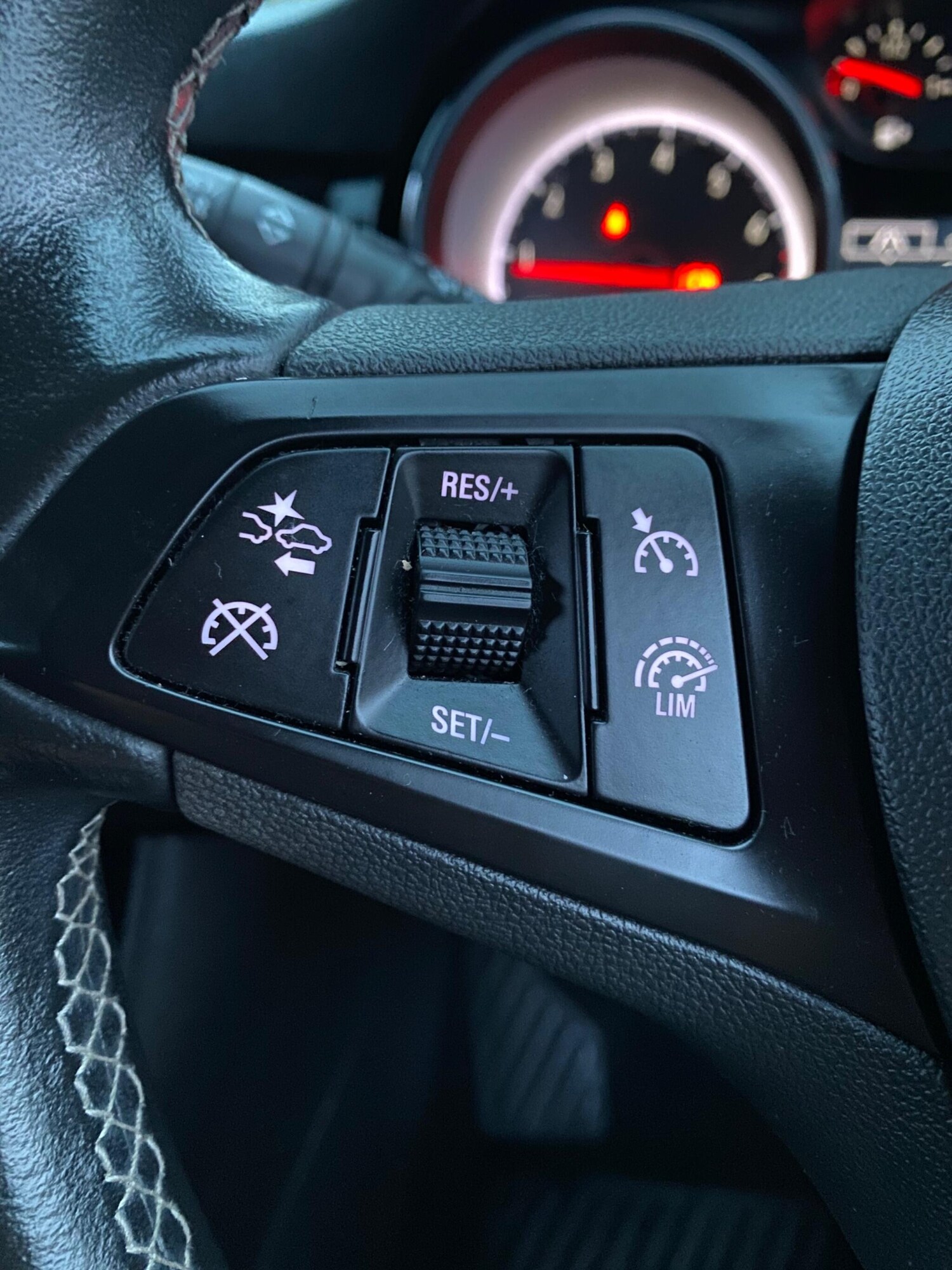 Used Vauxhall Astra 2017 for sale - 78019950: Photo 31