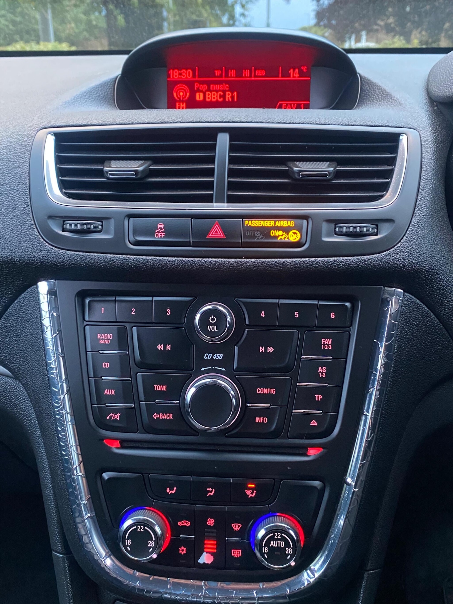 Used Vauxhall Mokka 2014 for sale - 77611456: Photo 8