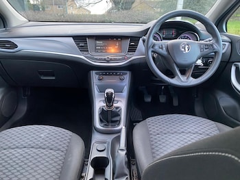 Used Vauxhall Astra 2017 for sale - 77376566: Photo