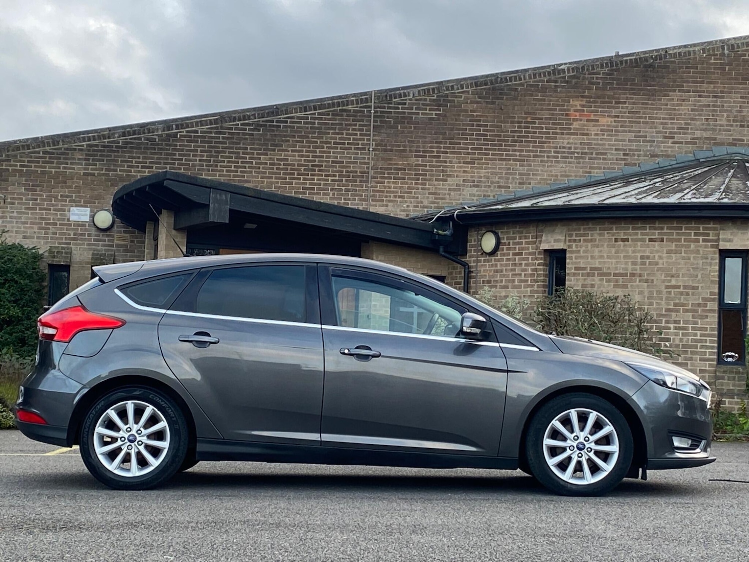 Used Ford Focus 2015 for sale - 76965199: Photo 3