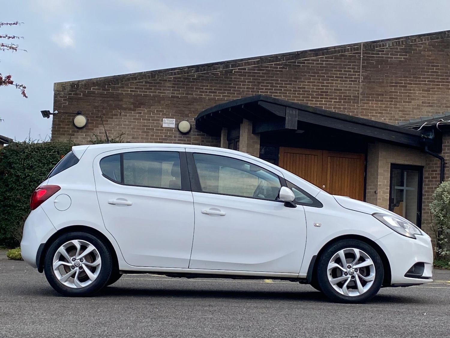 Used Vauxhall Corsa 2015 for sale - 77377361: Photo 3