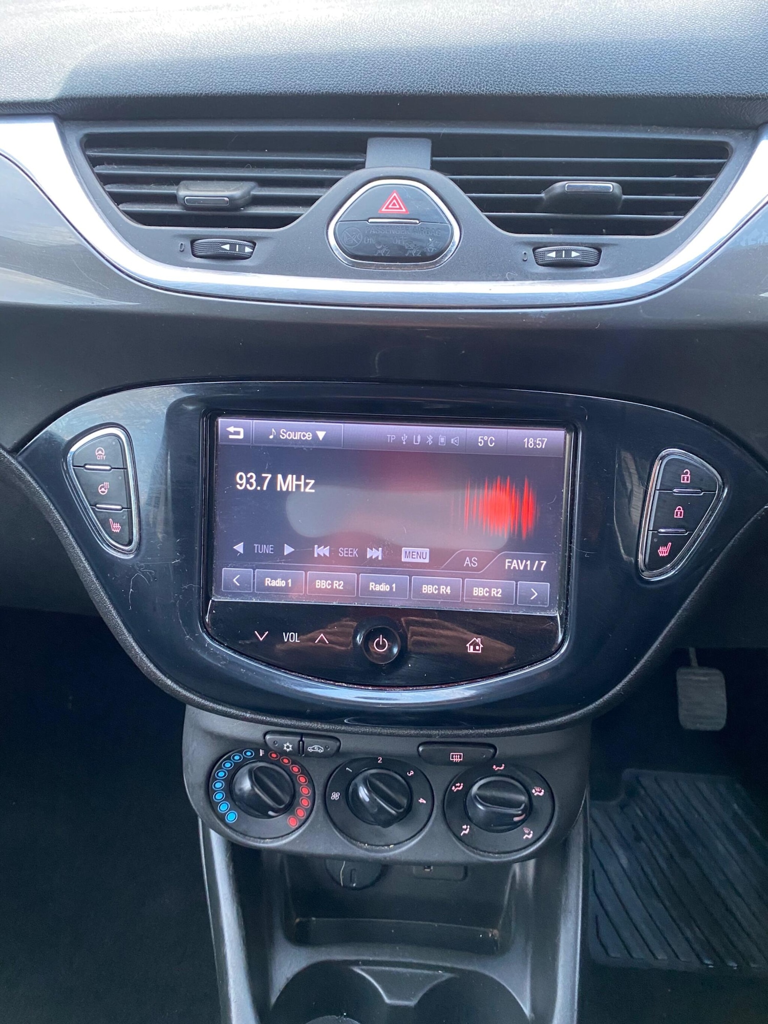 Used Vauxhall Corsa 2015 for sale - 77377361: Photo 5