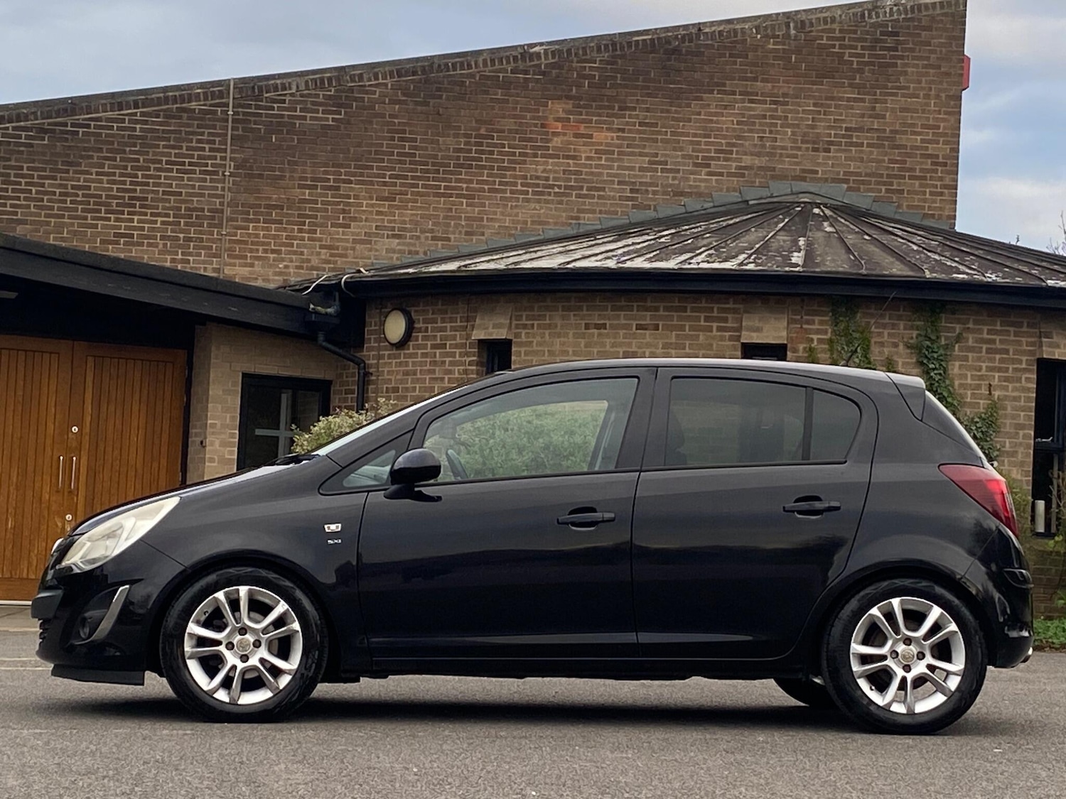 Used Vauxhall Corsa 2011 for sale - 78047220: Photo 2