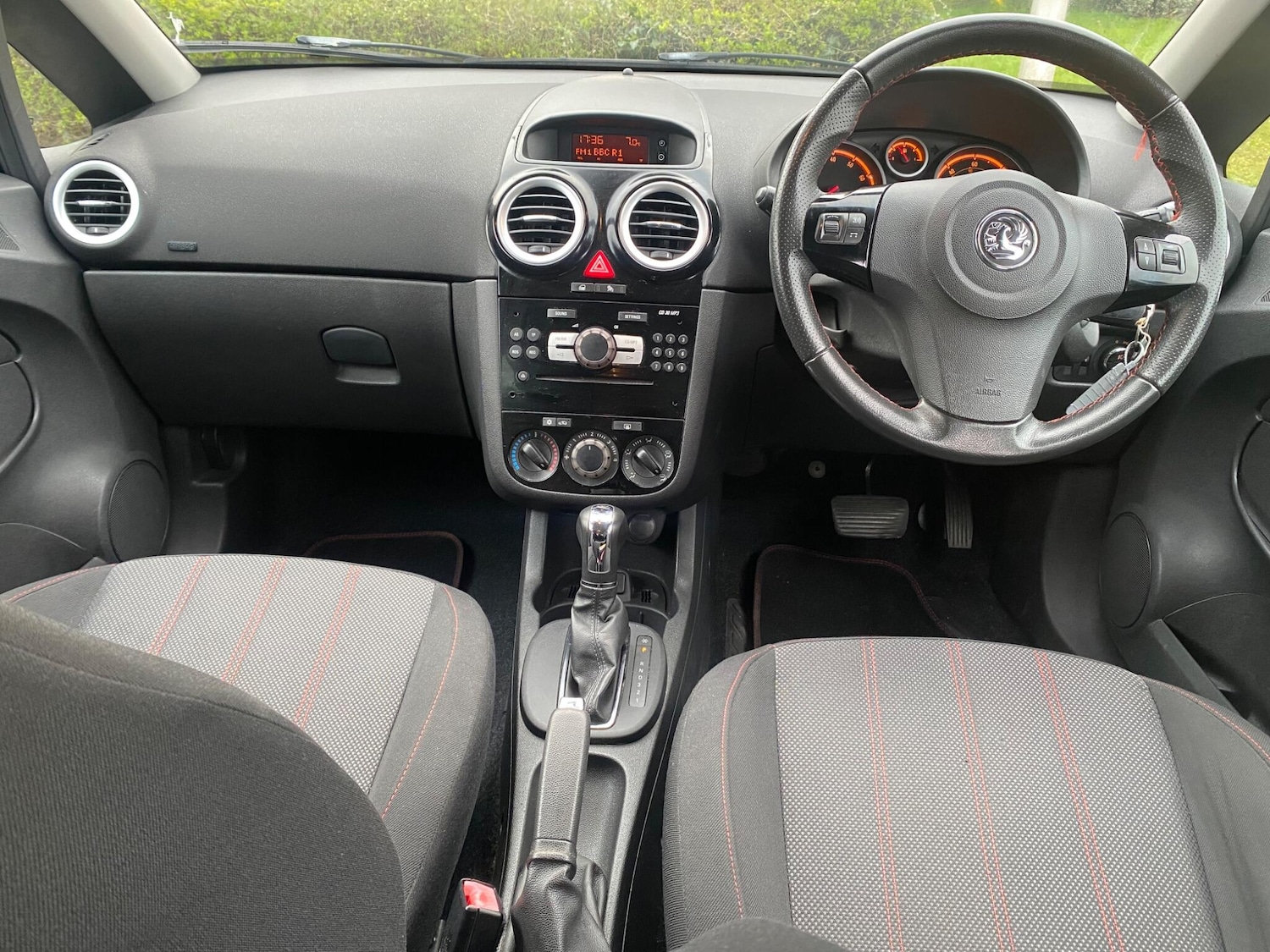 Used Vauxhall Corsa 2011 for sale - 78047220: Photo 3