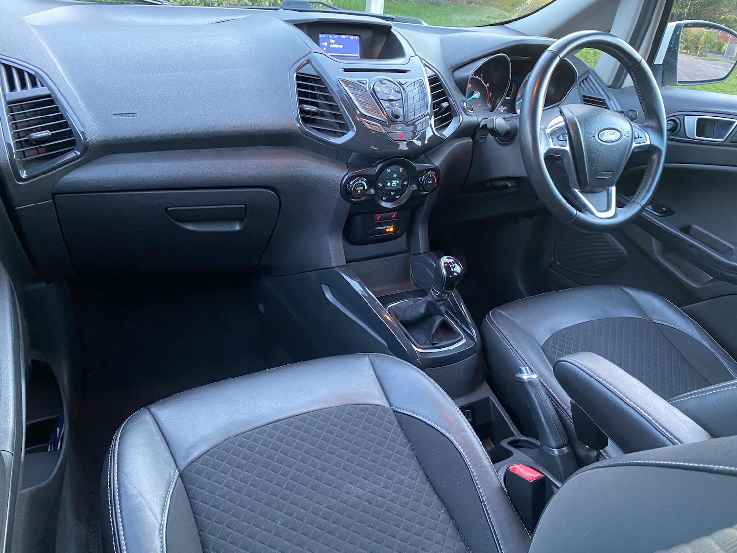 Used Ford Ecosport 2015 for sale - 76988180: Photo 4