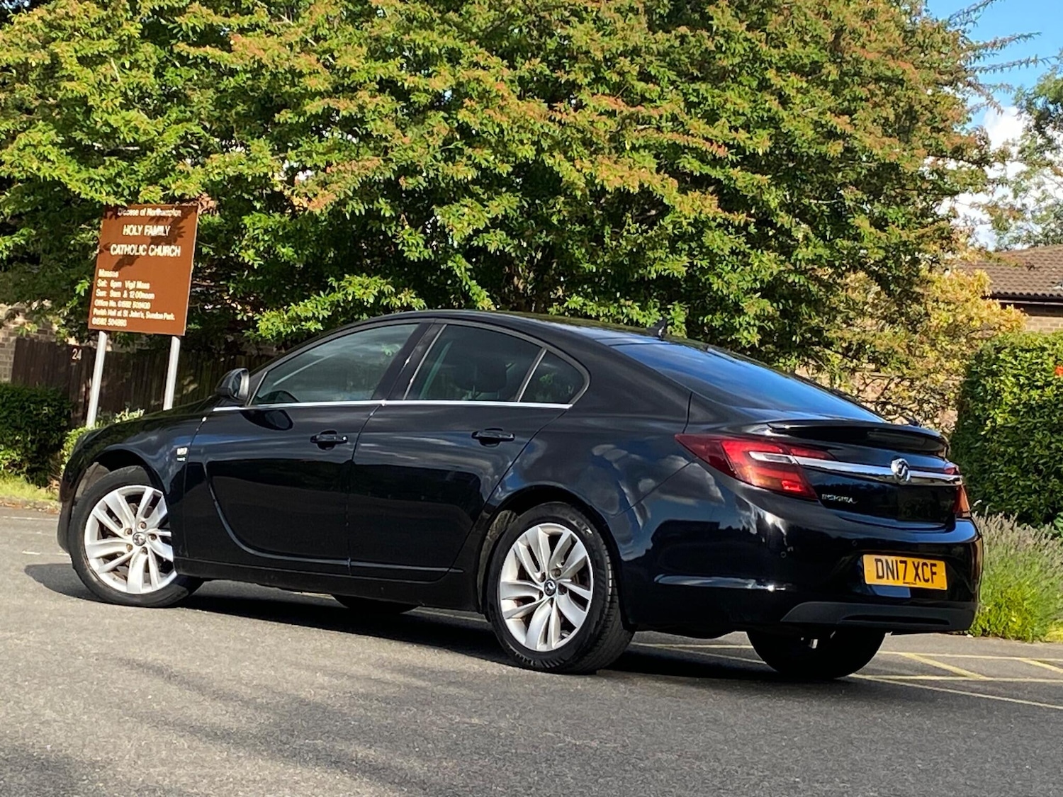 Used Vauxhall Insignia 2017 for sale - 77237869: Photo 2