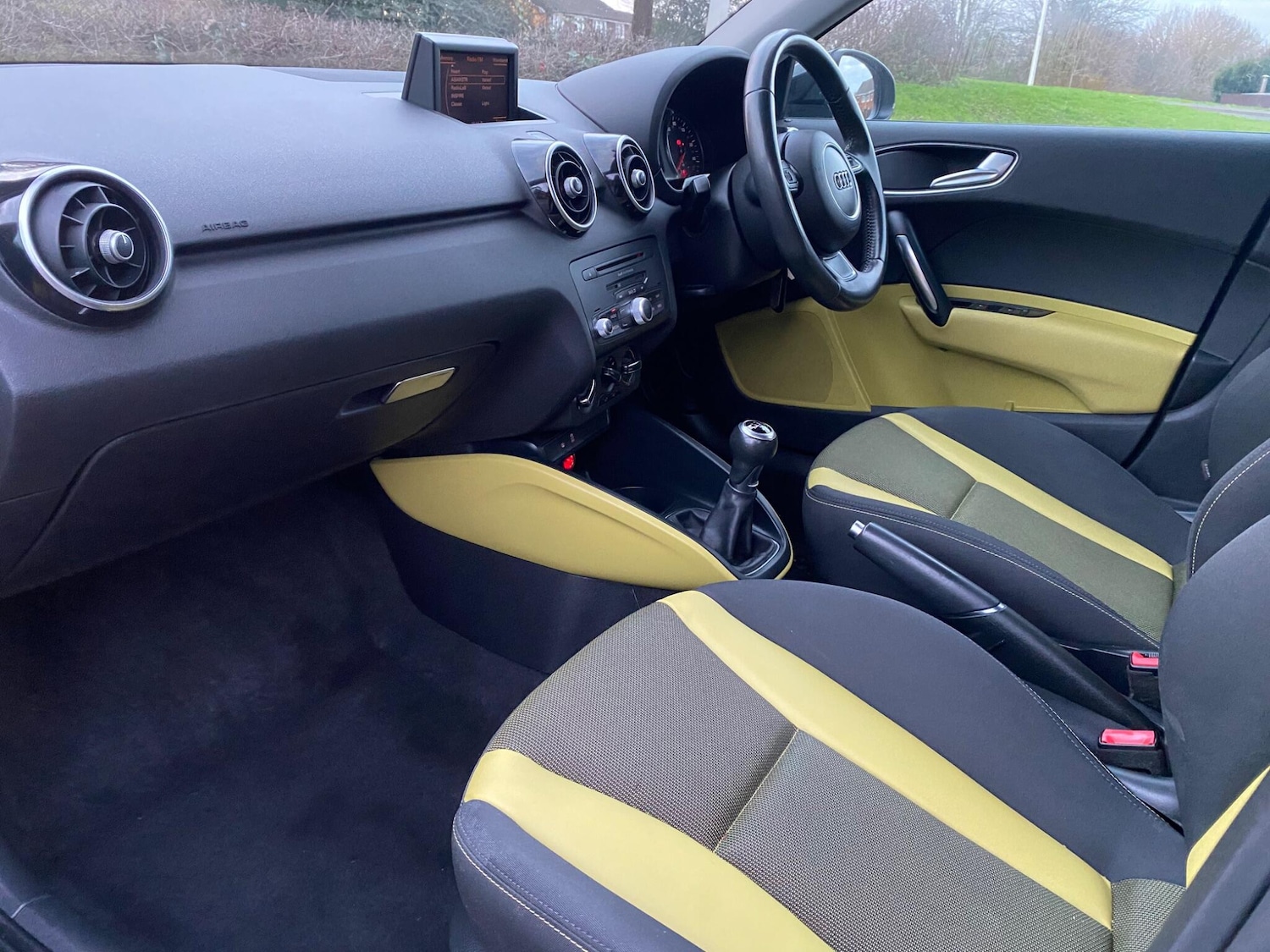 Used Audi A1 2013 for sale - 77052475: Photo 2