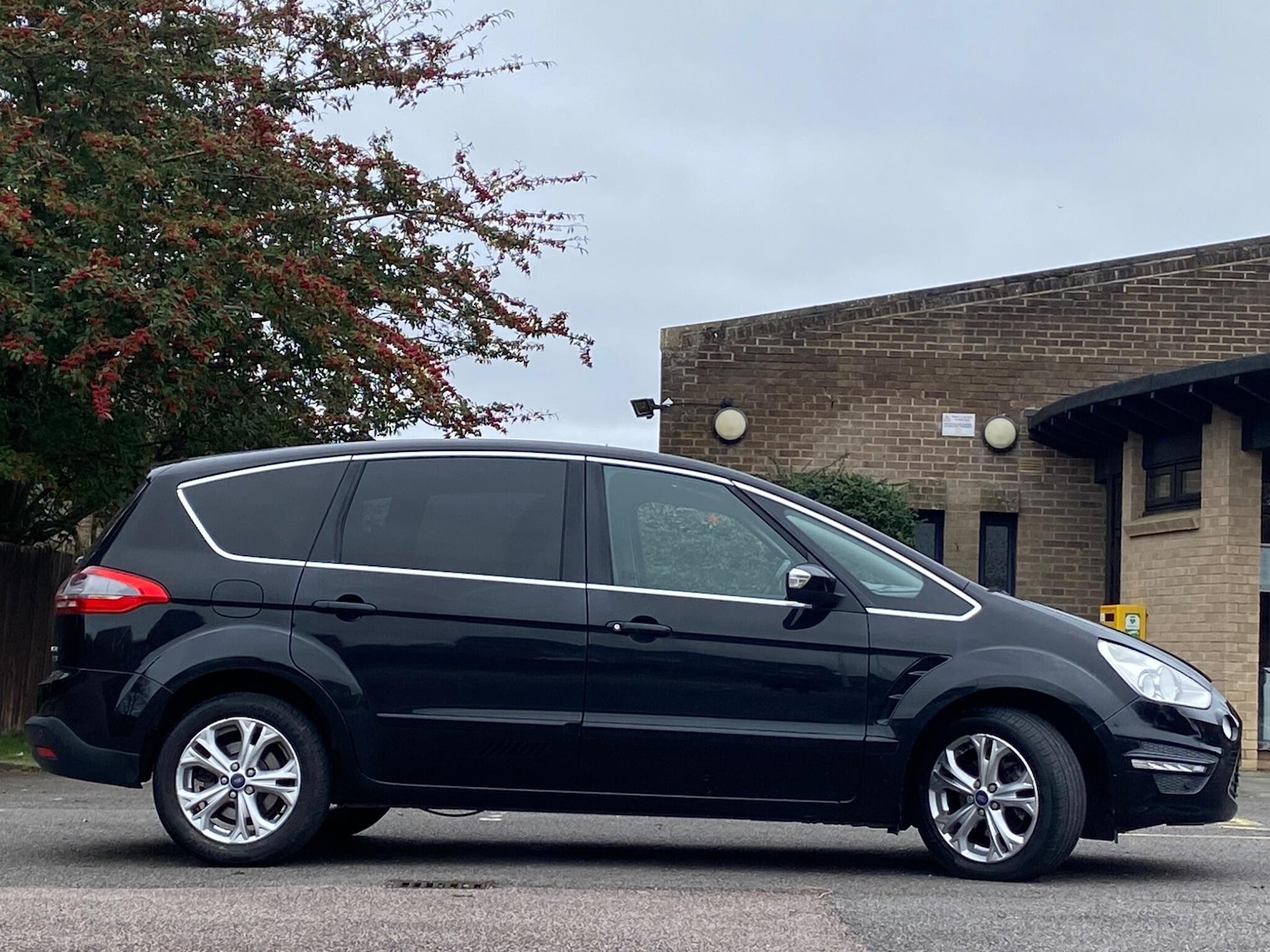 Used Ford S-Max 2013 for sale - 77633675: Photo 40