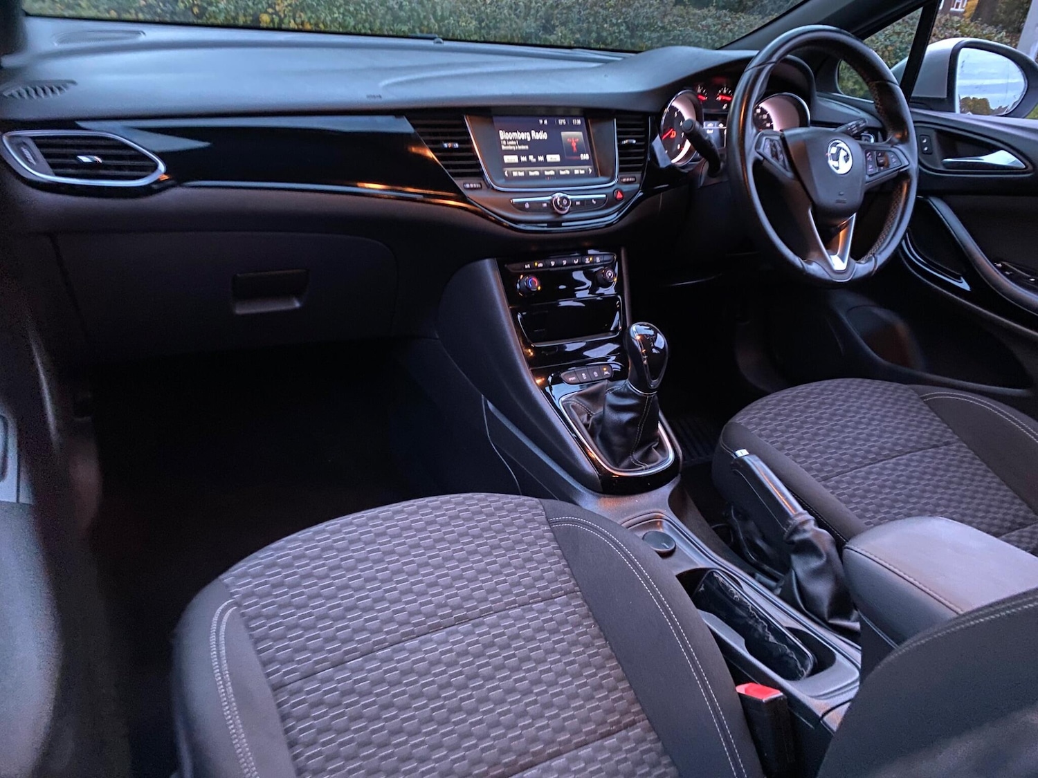 Used Vauxhall Astra 2017 for sale - 76422940: Photo 4