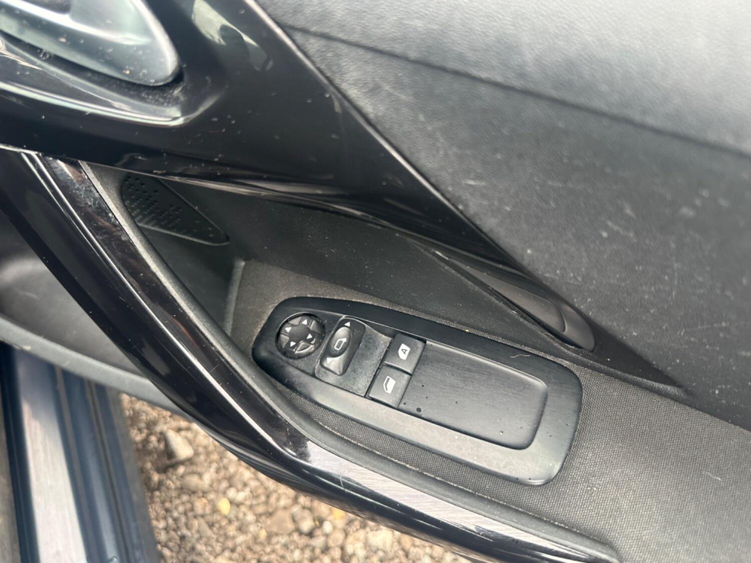 Used Peugeot 208 2017 for sale - 76769394: Photo 15