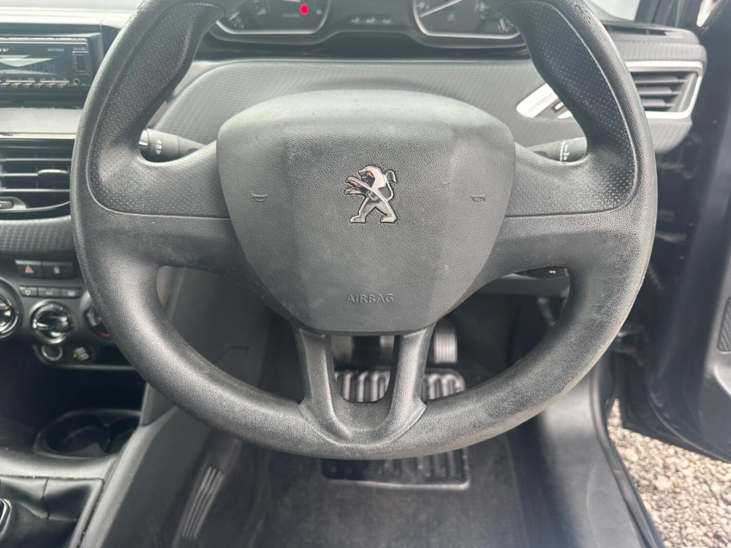 Used Peugeot 208 2017 for sale - 76769394: Photo 20