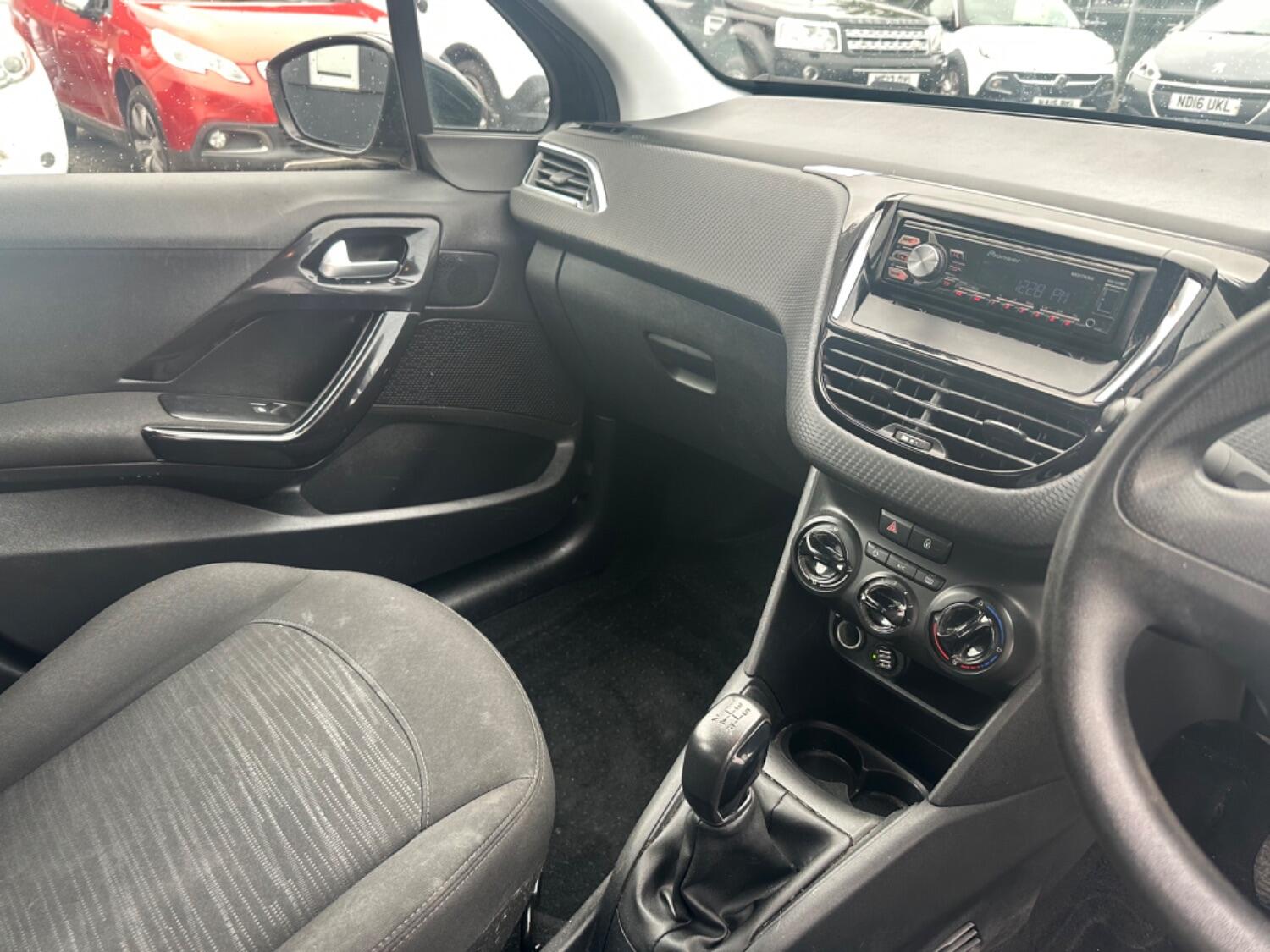 Used Peugeot 208 2017 for sale - 76769394: Photo 22