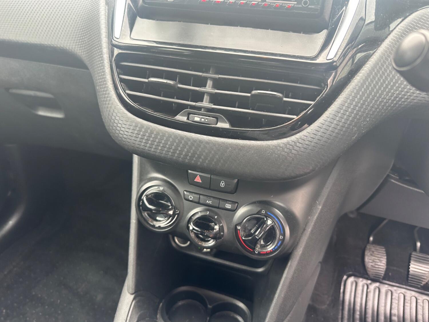 Used Peugeot 208 2017 for sale - 76769394: Photo 25