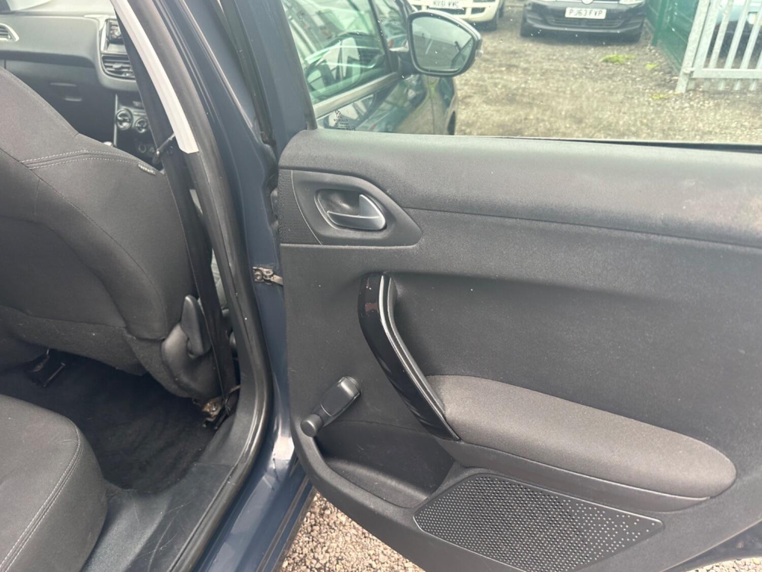 Used Peugeot 208 2017 for sale - 76769394: Photo 30