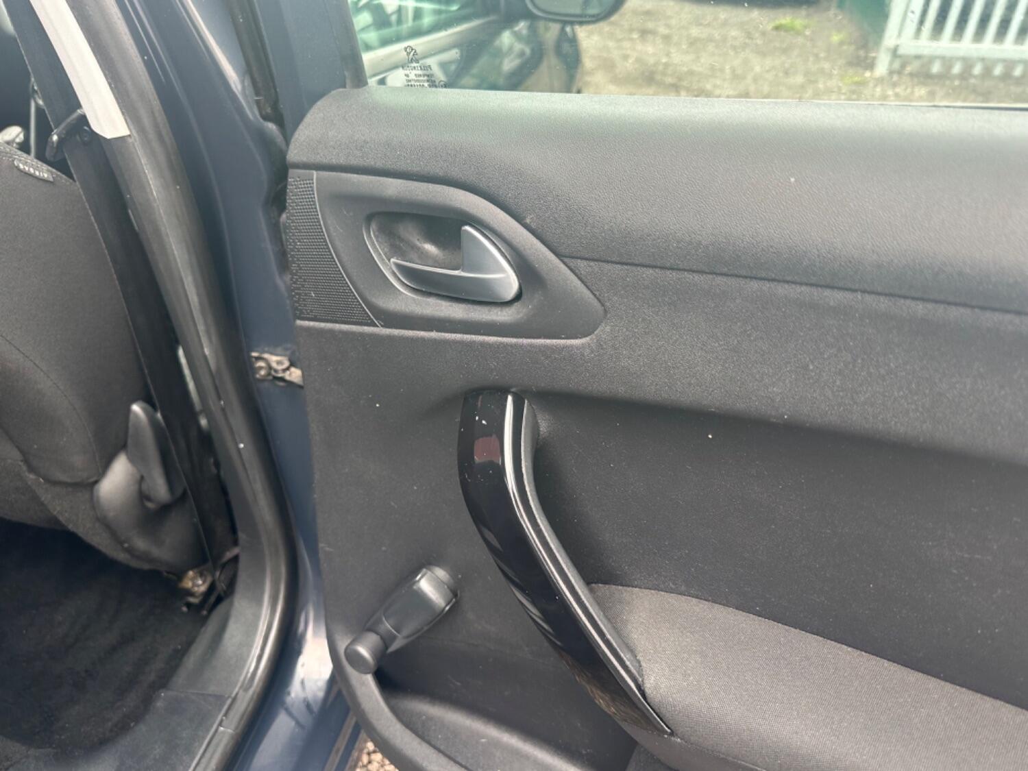 Used Peugeot 208 2017 for sale - 76769394: Photo 31