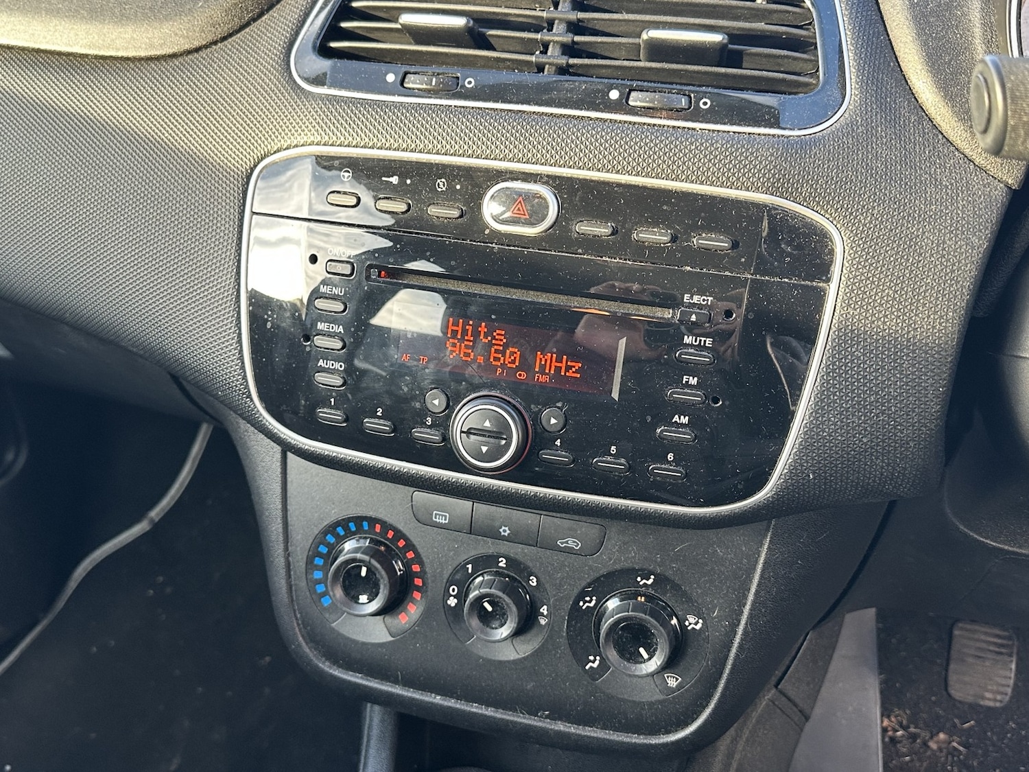 Used Fiat Punto 2012 for sale - 76941788: Photo 15