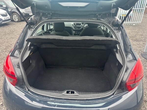 Used Peugeot 208 2017 for sale - 76164519: Photo 9