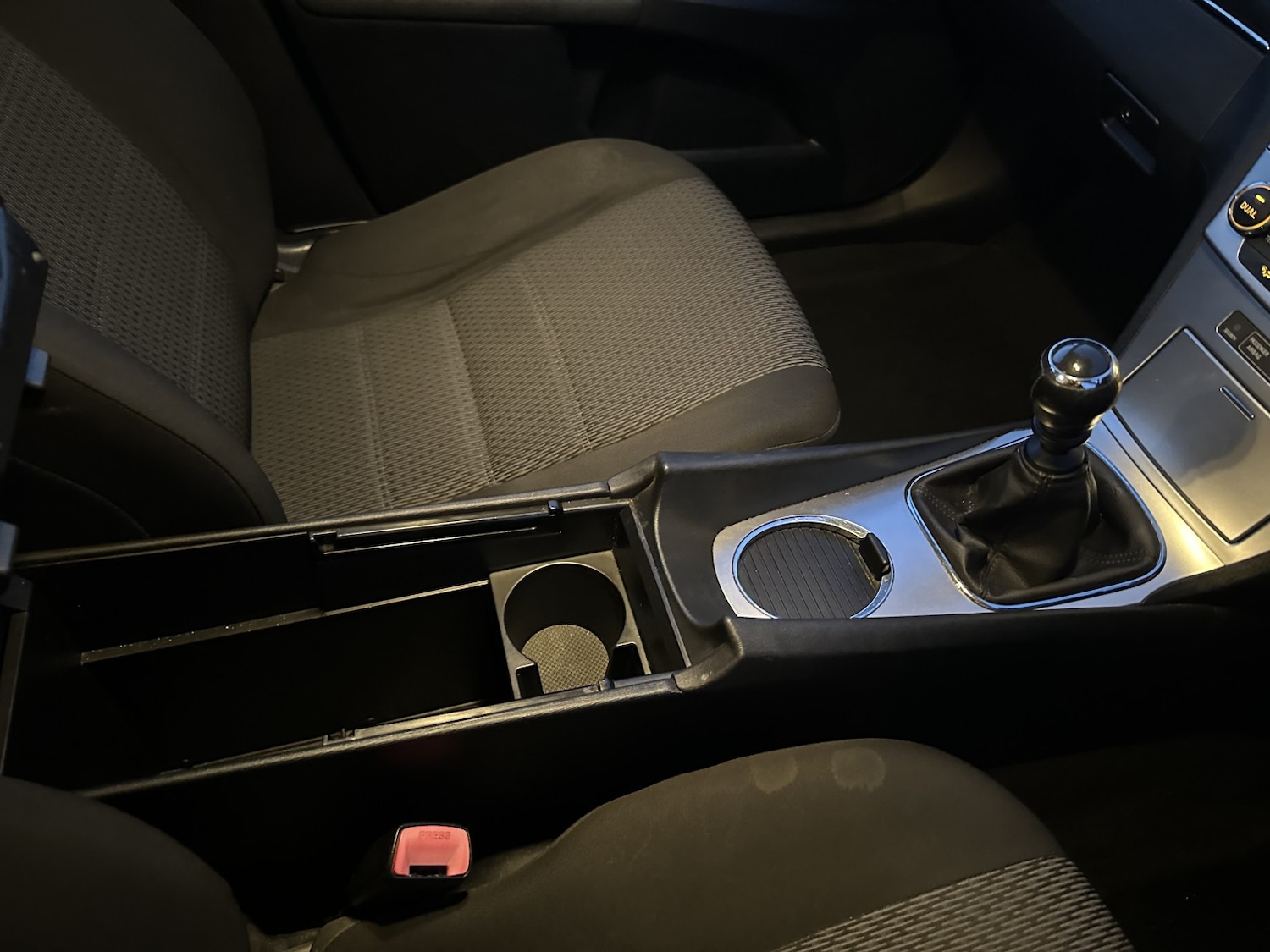 Used Toyota Avensis 2012 for sale - 77258556: Photo 33