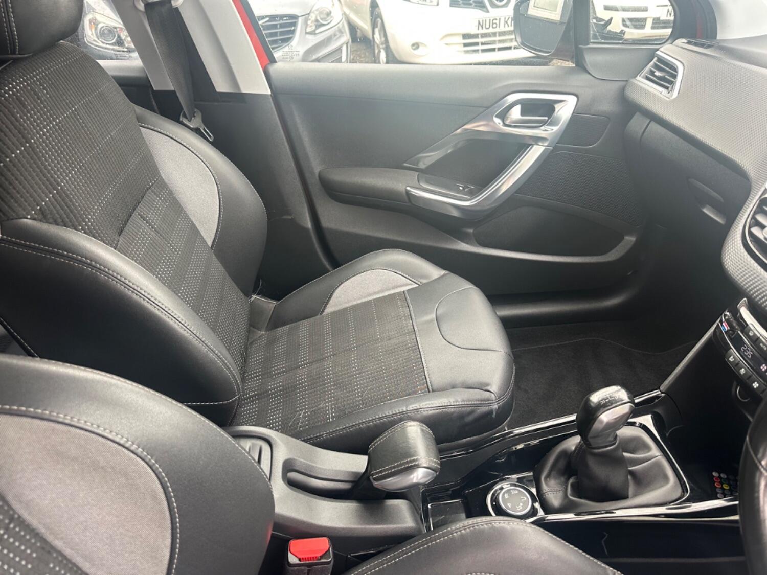 Used Peugeot 2008 2015 for sale - 76553950: Photo 18