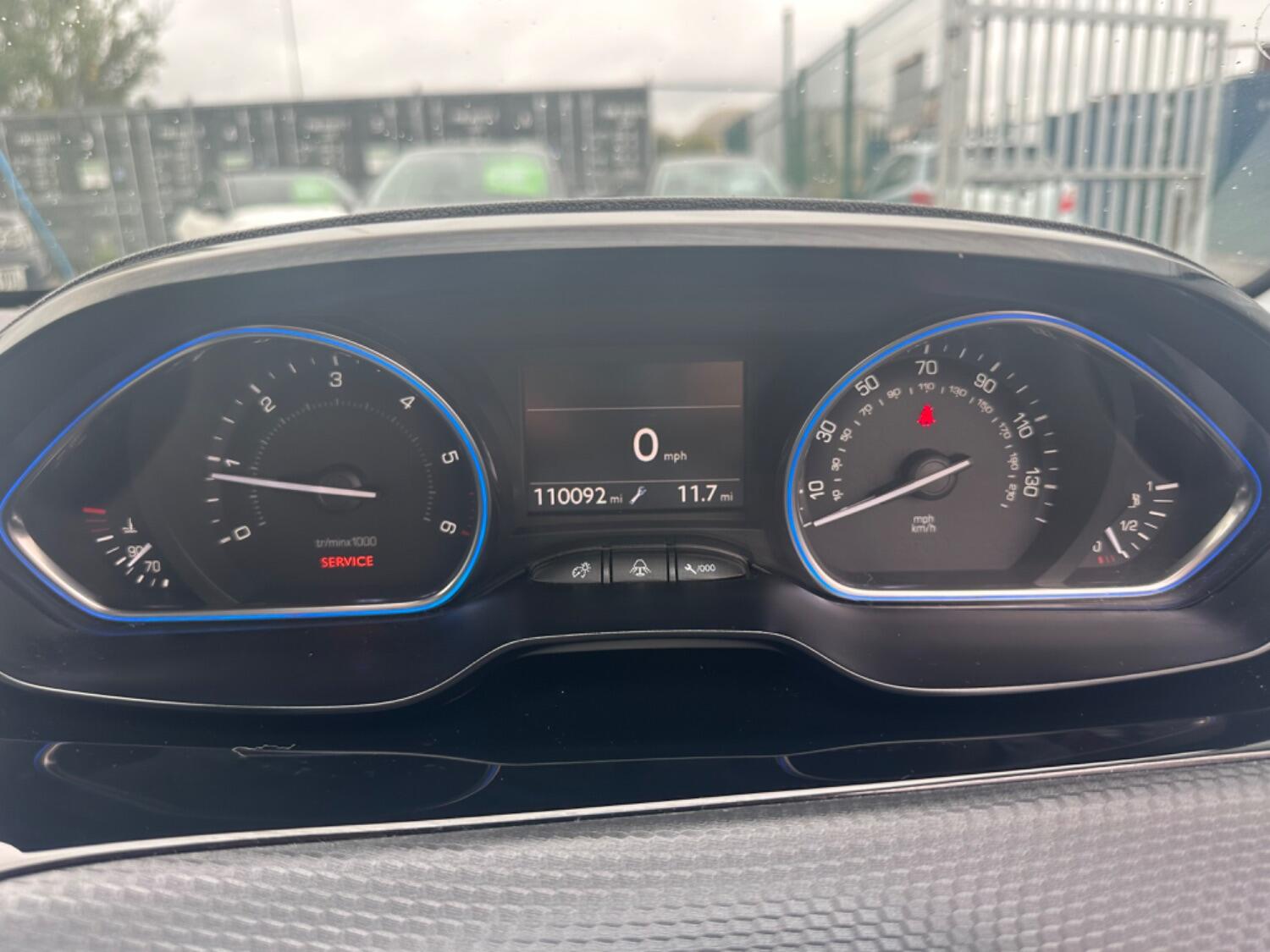 Used Peugeot 2008 2015 for sale - 76553950: Photo 21