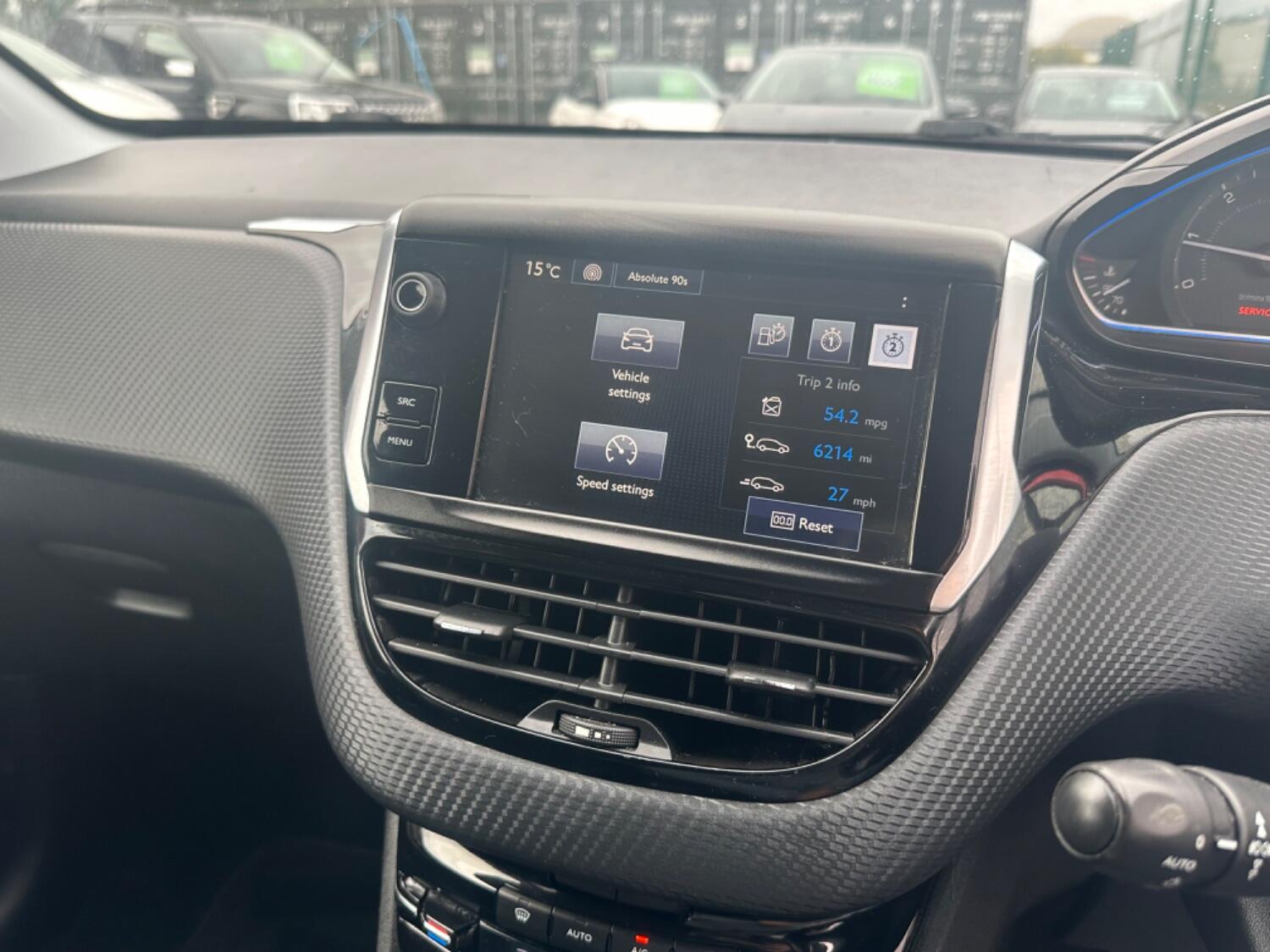 Used Peugeot 2008 2015 for sale - 76553950: Photo 28