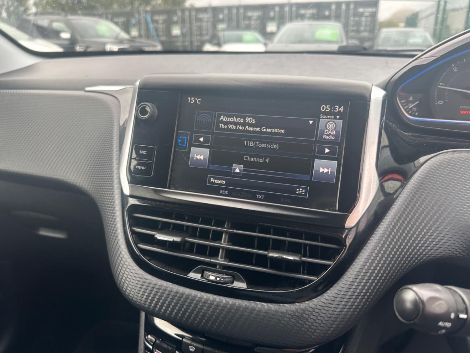 Used Peugeot 2008 2015 for sale - 76553950: Photo 29