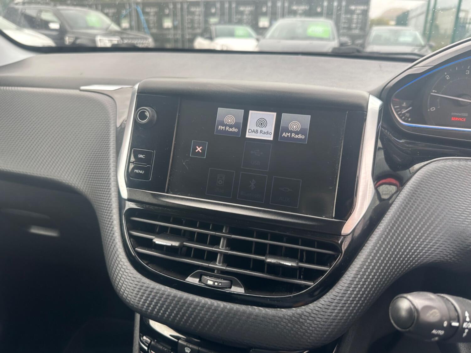 Used Peugeot 2008 2015 for sale - 76553950: Photo 32