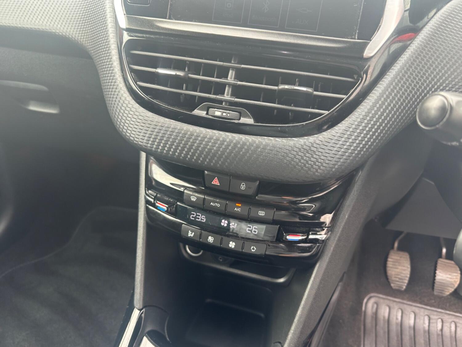 Used Peugeot 2008 2015 for sale - 76553950: Photo 33