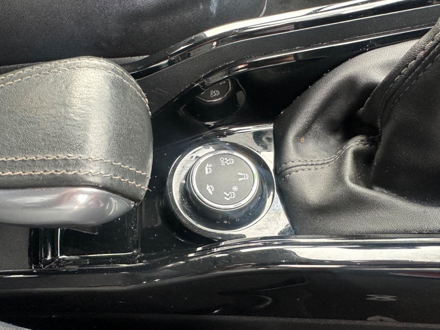 Used Peugeot 2008 2015 for sale - 76553950: Photo 36