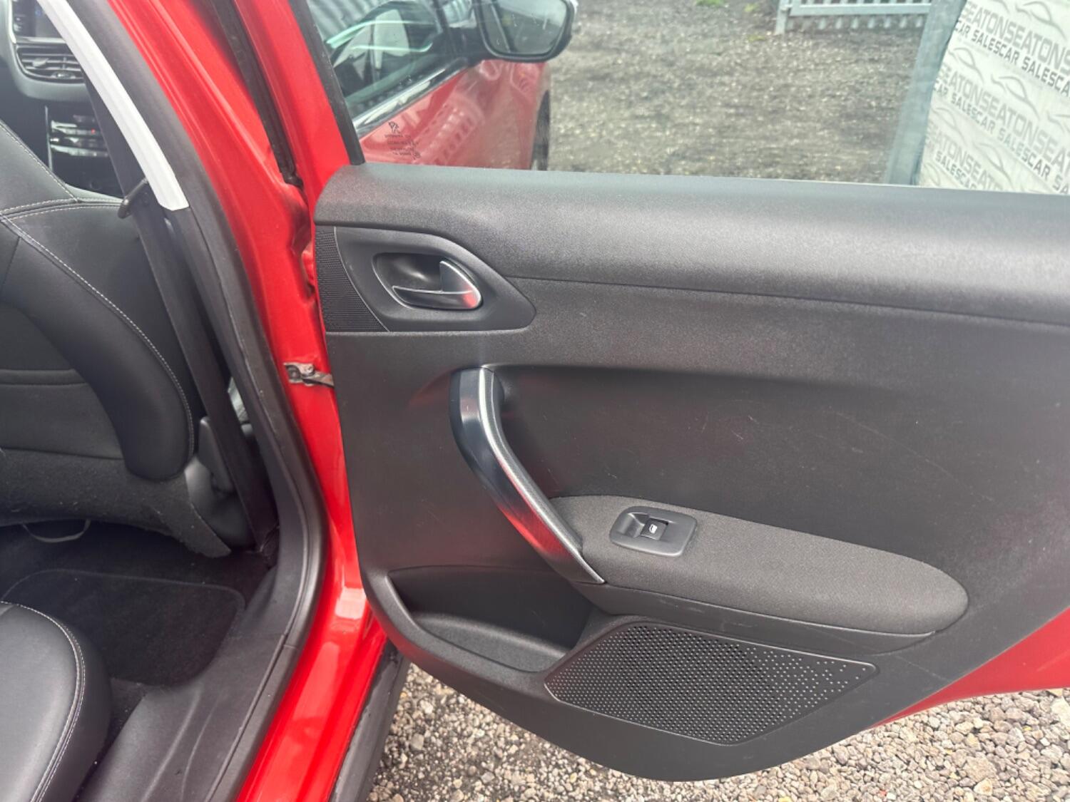 Used Peugeot 2008 2015 for sale - 76553950: Photo 41