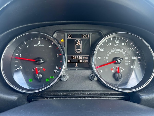 Used Nissan Qashqai 2011 for sale - 75994750: Photo 15