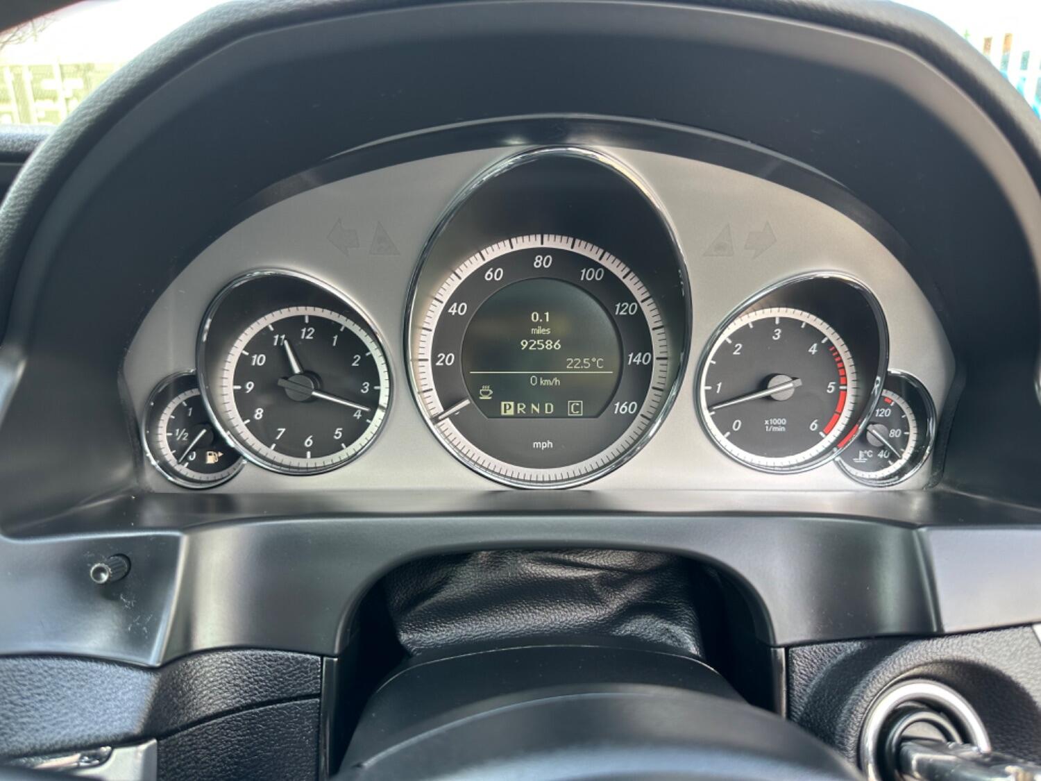 Used Mercedes-Benz E Class 2010 for sale - 76611387: Photo 15