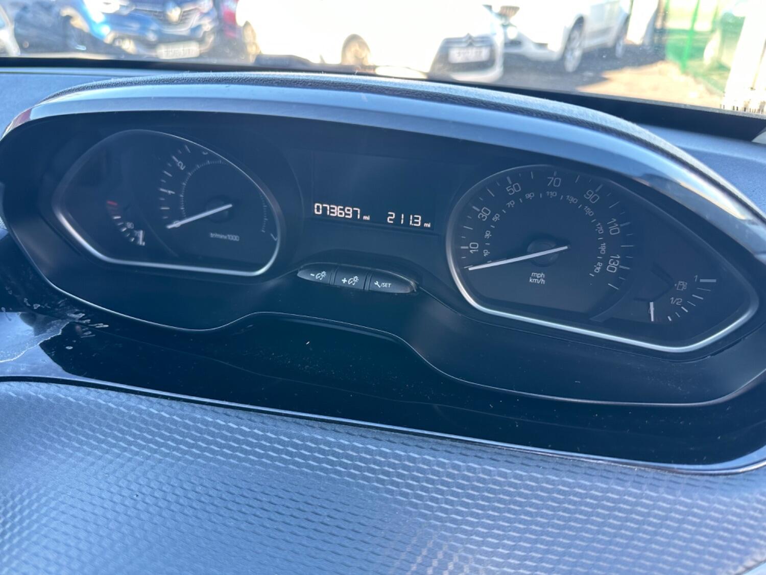 Used Peugeot 208 2016 for sale - 76793818: Photo 6