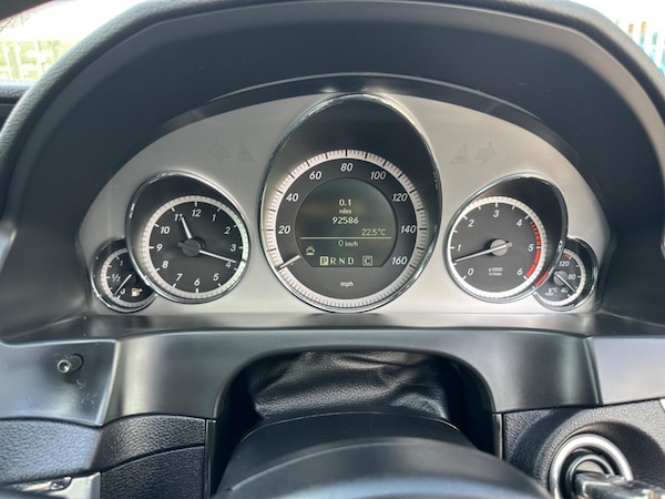 Used Mercedes-Benz E-Class 2010 for sale - 75994741: Photo 15