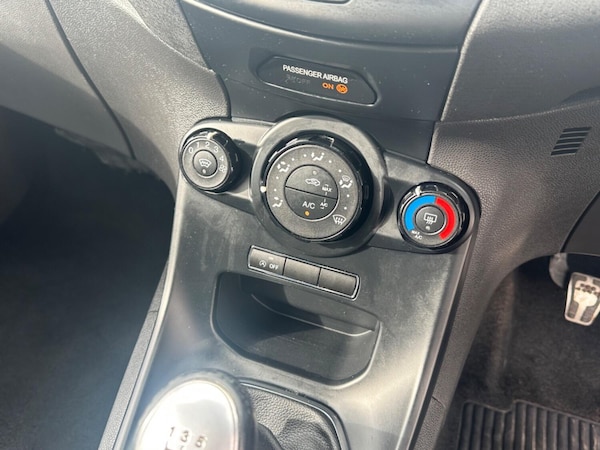 Used Ford Fiesta 2016 for sale - 76174077: Photo 24