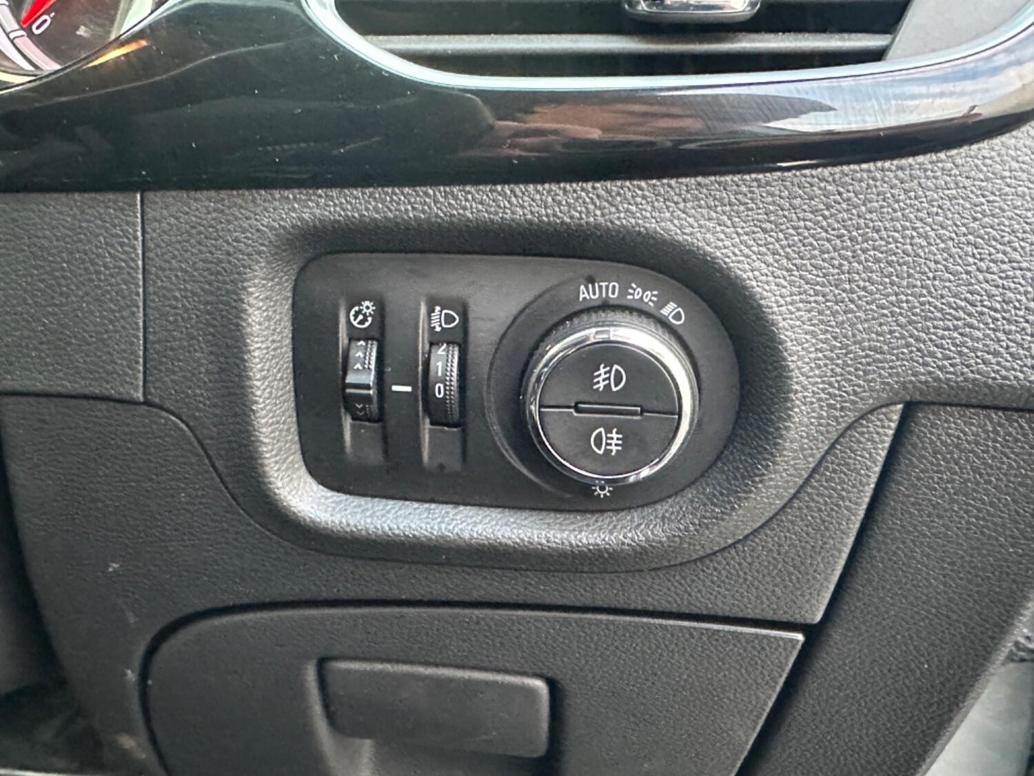 Used Vauxhall Astra 2017 for sale - 76273301: Photo 38