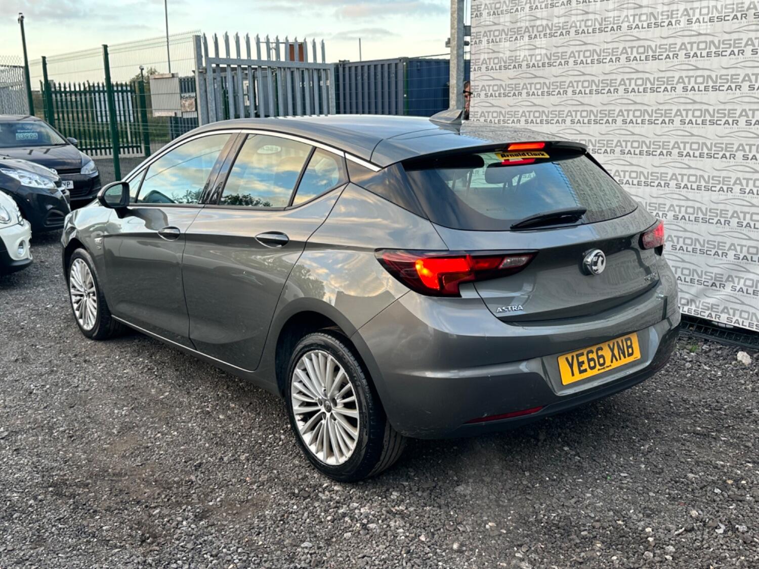Used Vauxhall Astra 2017 for sale - 76273301: Photo 4