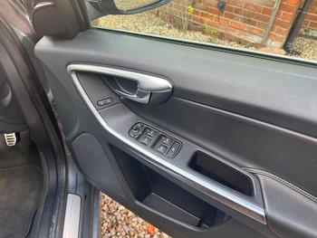 Used Volvo XC60 2016 for sale - 75948224: Photo