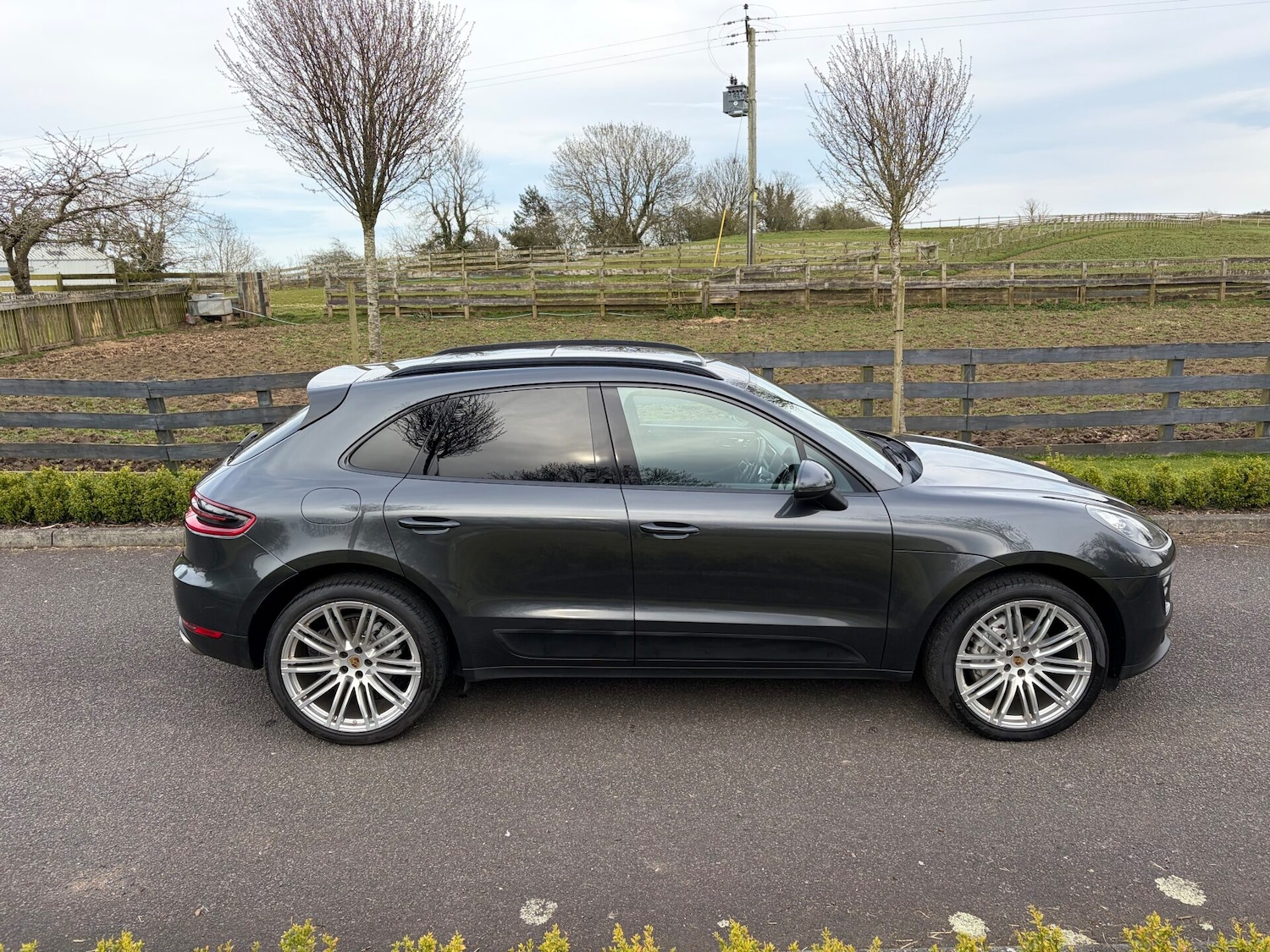 Used Porsche Macan 2016 for sale - 78164603: Photo 2