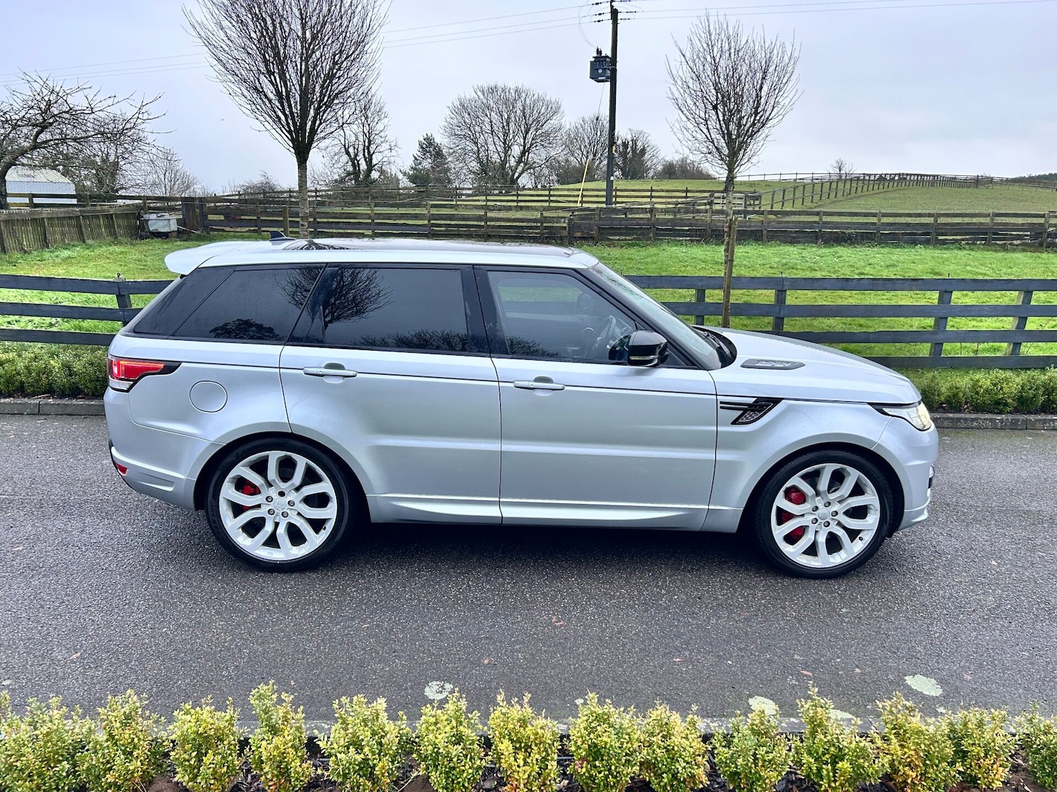Used Land Rover Range Rover Sport 2015 for sale - 76809241: Photo 2