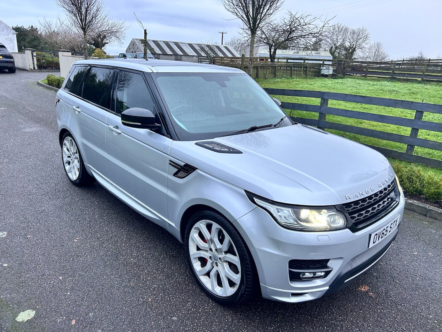 Used Land Rover Range Rover Sport 2015 for sale - 76809241: Photo 4