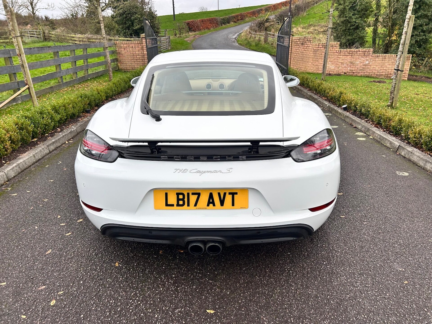 Used Porsche Cayman 2017 for sale - 76576674: Photo 12