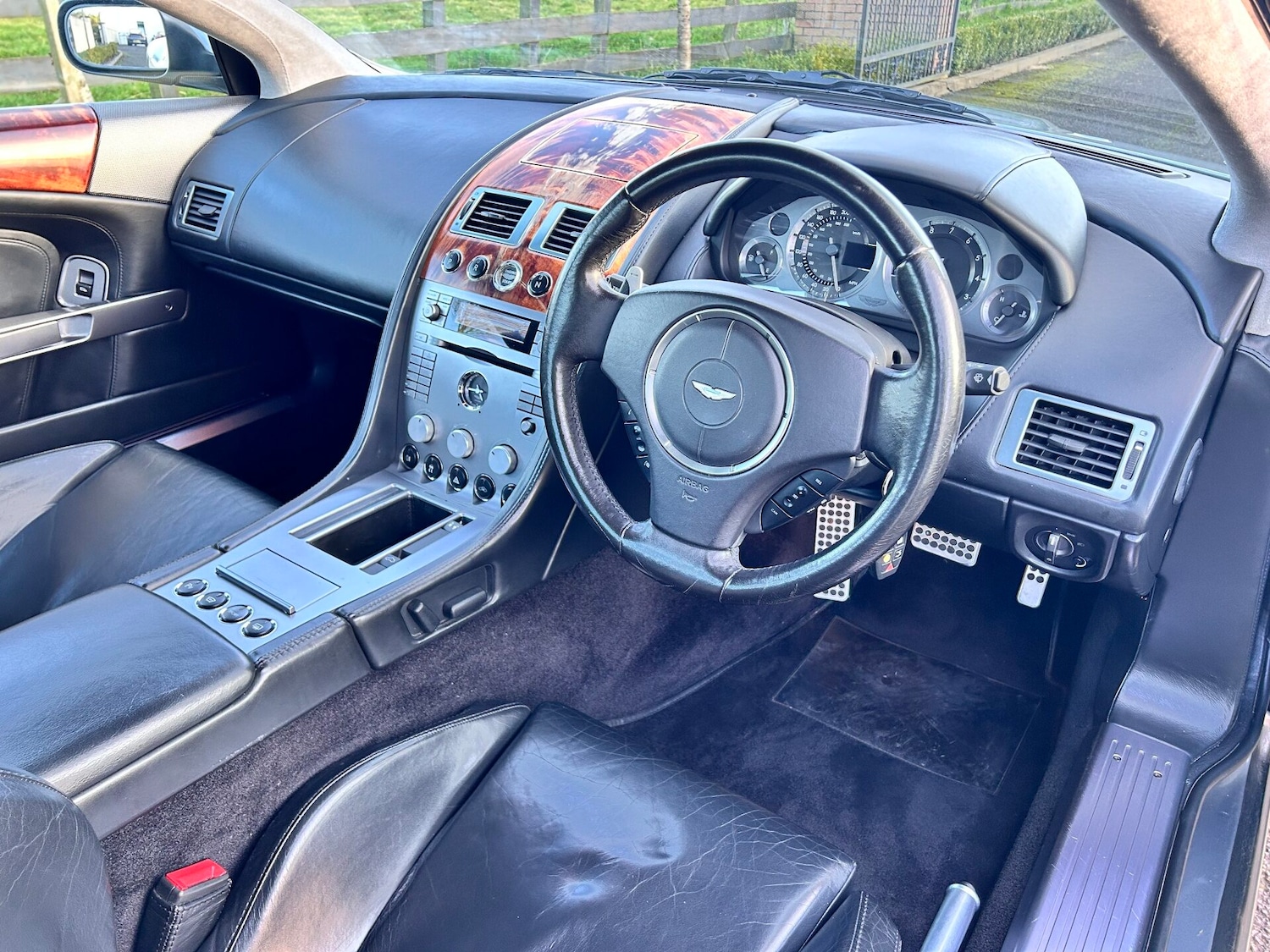 Used Aston Martin DB9 2005 for sale - 77355124: Photo 16