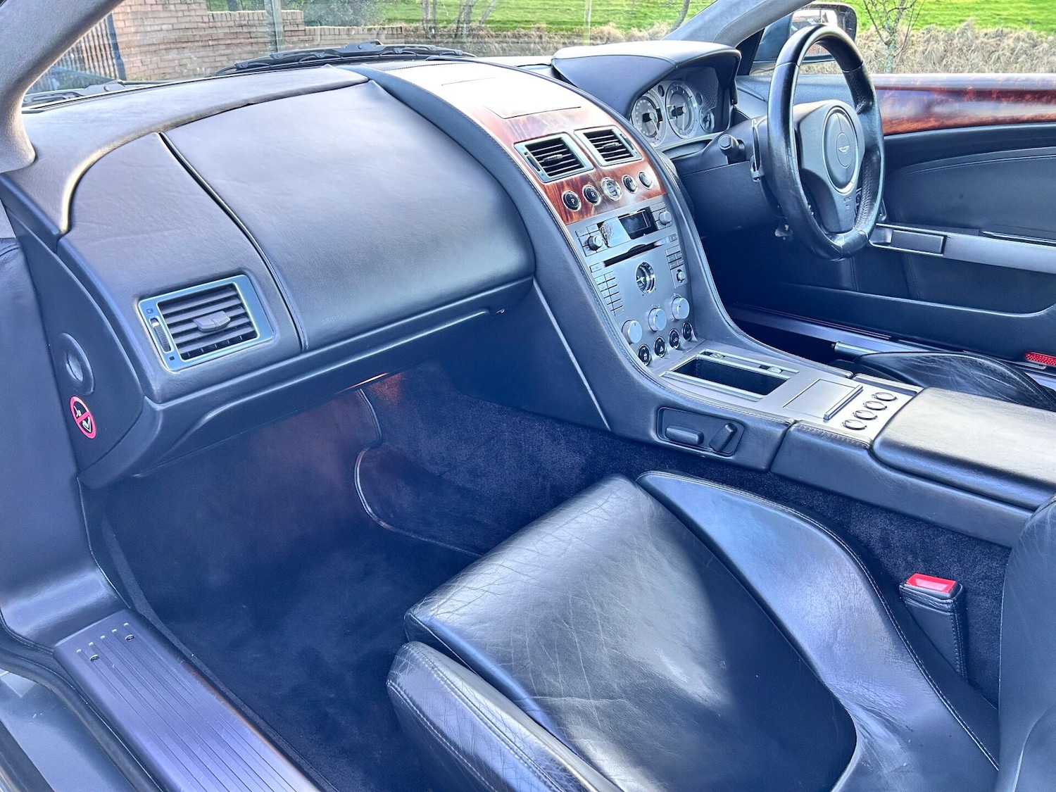 Used Aston Martin DB9 2005 for sale - 77355124: Photo 17