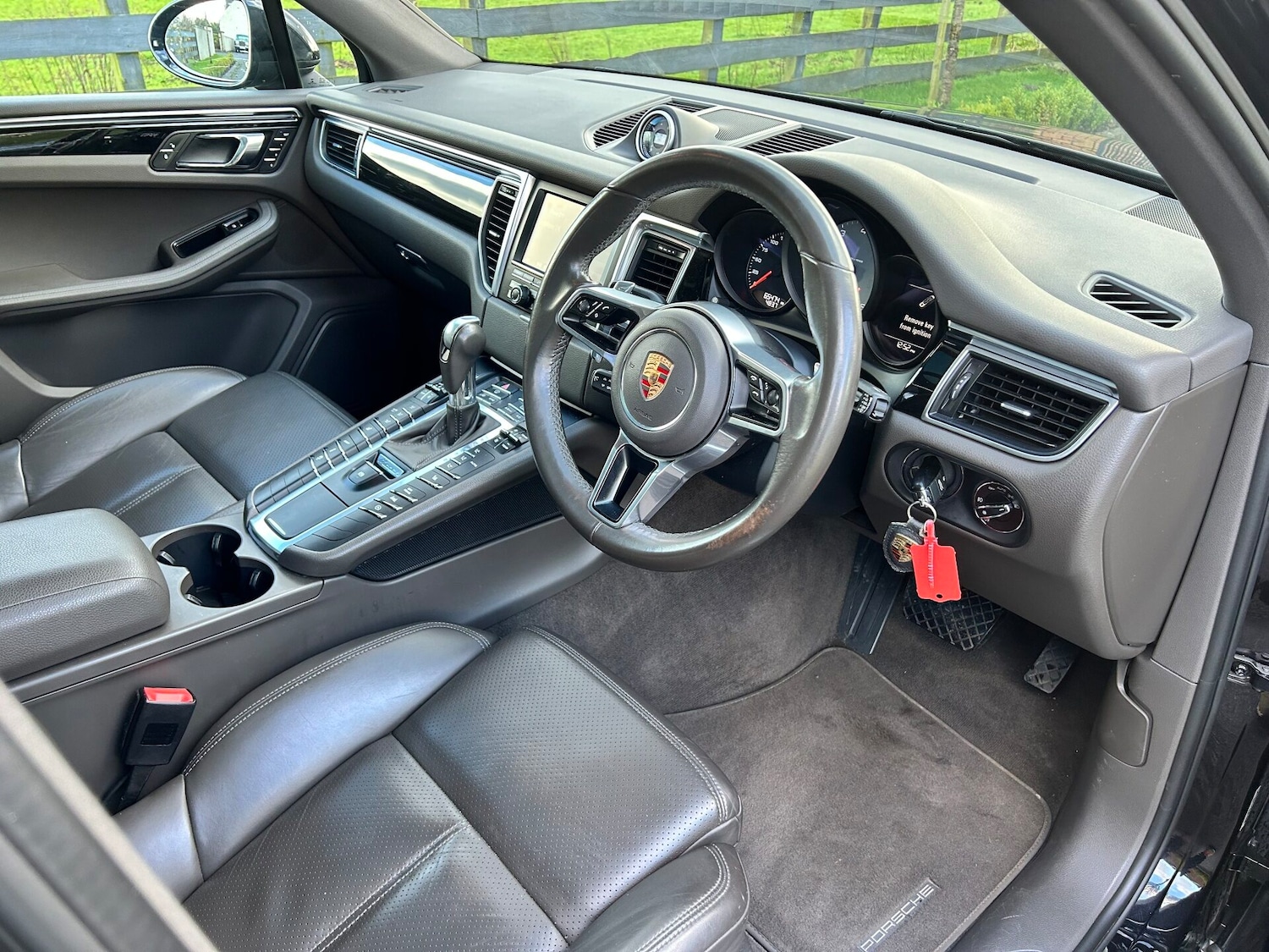 Used Porsche Macan 2015 for sale - 76641724: Photo 16