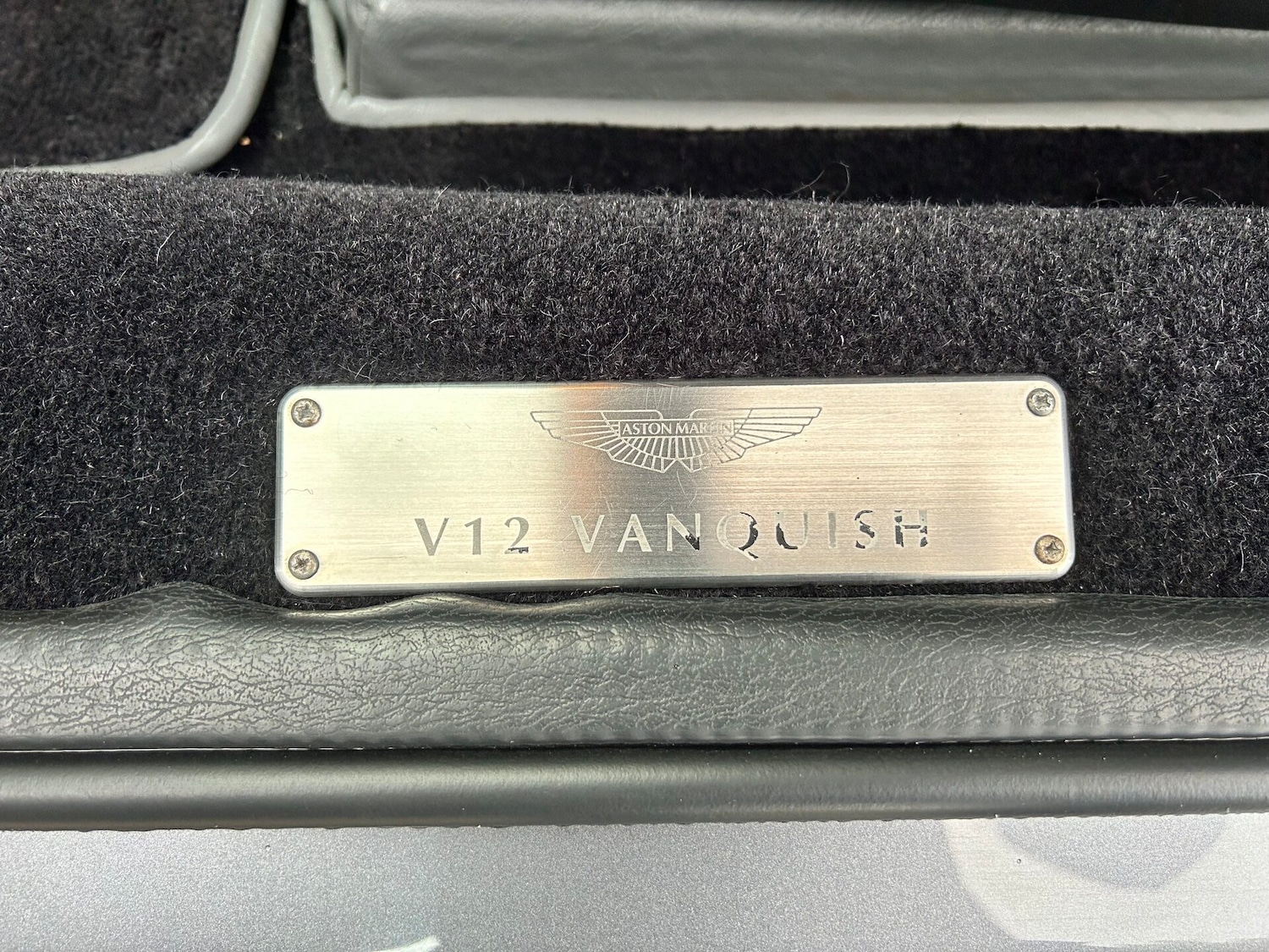 Used Aston Martin Vanquish 2003 for sale - 77034487: Photo 17