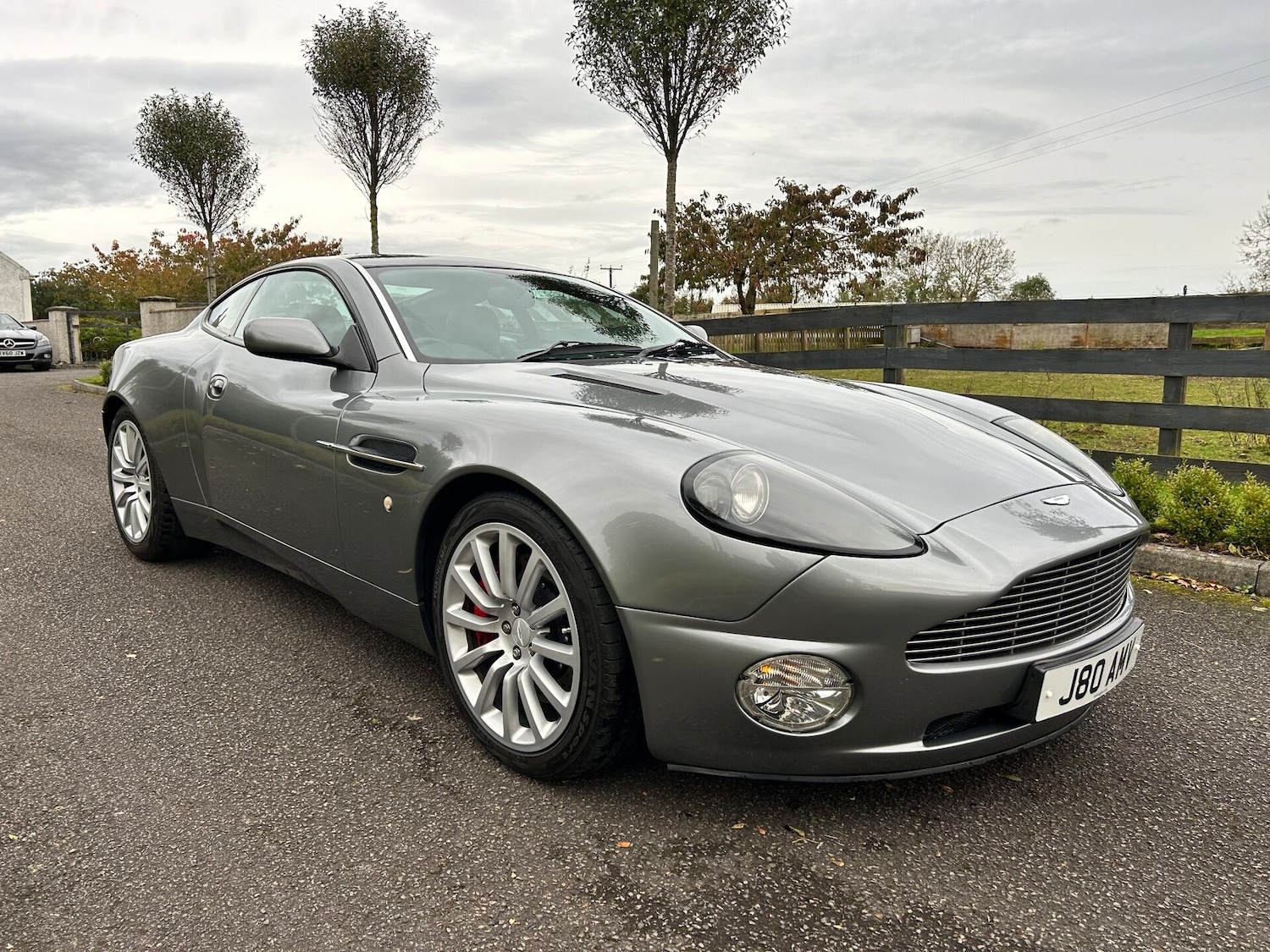 Used Aston Martin Vanquish 2003 for sale - 77034487: Photo 2