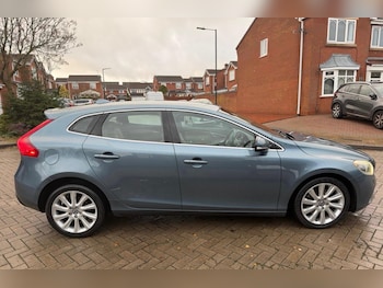 Used Volvo V40 2013 for sale - 78688590: Photo