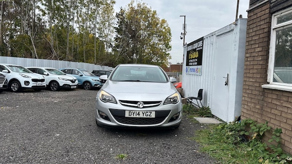 Used Vauxhall Astra 2014 for sale - 76300714: Photo 2